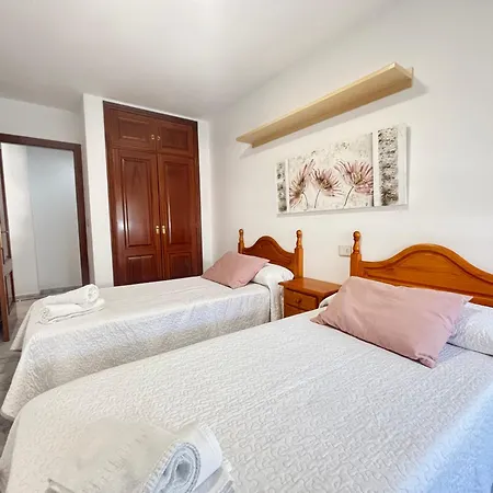 Апартаменти Desconectaengalicia Cesteiros, Piscina, 100m Playa Silgar *